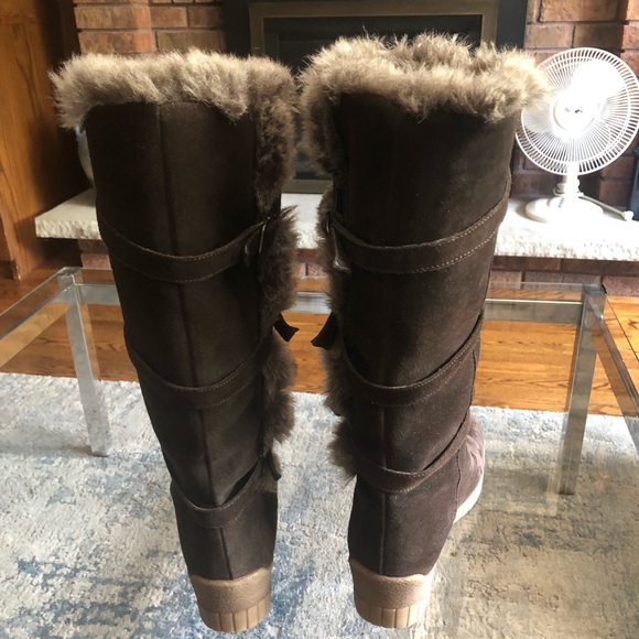 Aquatalia,brown suede boots. - Picture 2 of 5